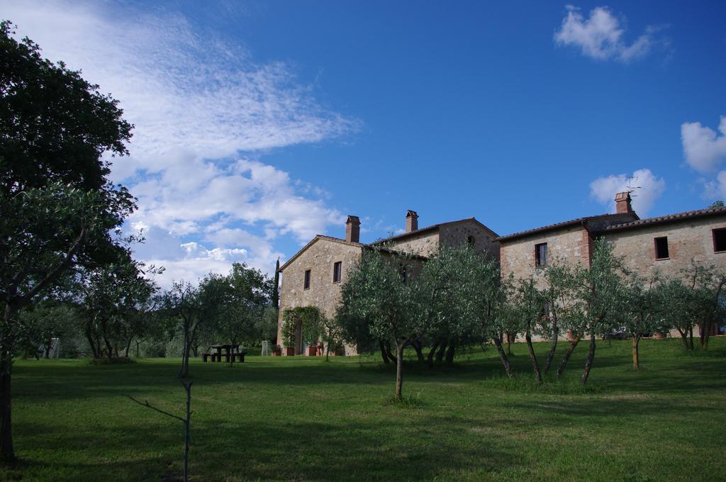 Agriturismo Cerreto ปีเอนซา ภายนอก รูปภาพ