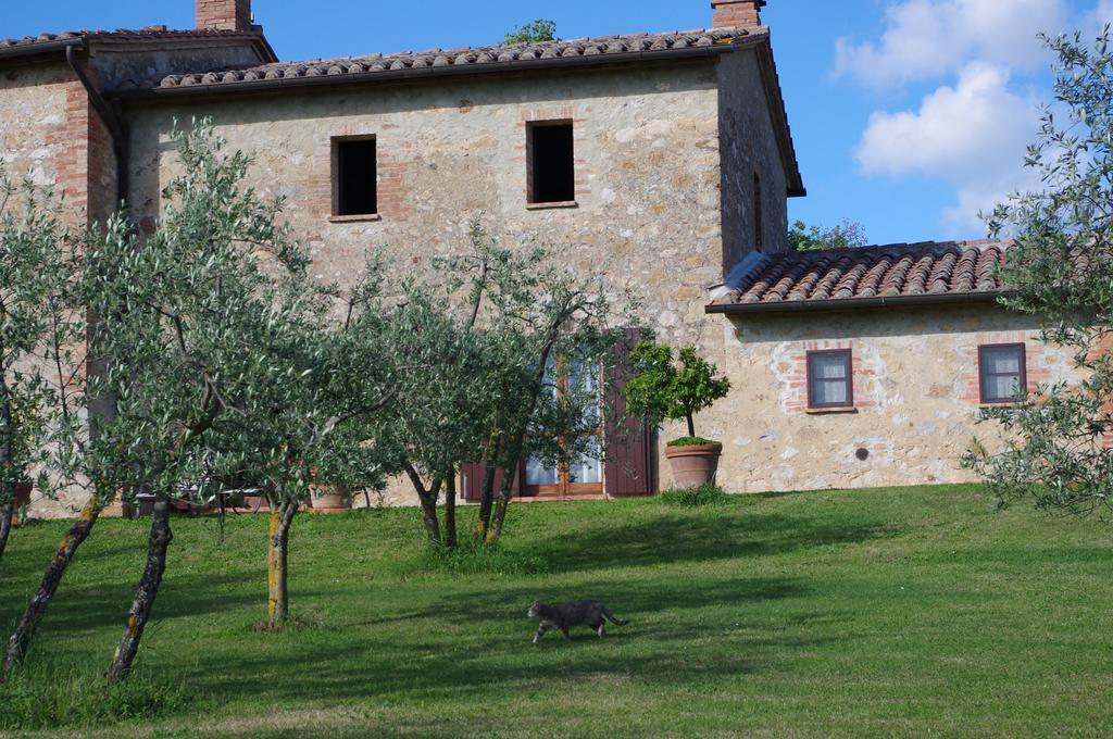 Agriturismo Cerreto ปีเอนซา ภายนอก รูปภาพ