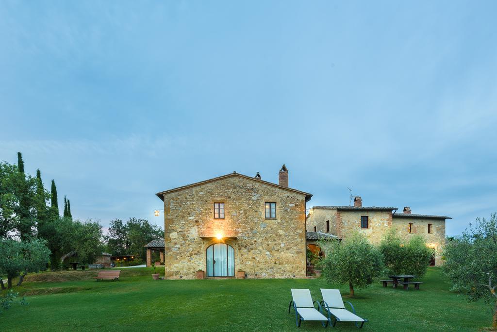Agriturismo Cerreto ปีเอนซา ภายนอก รูปภาพ