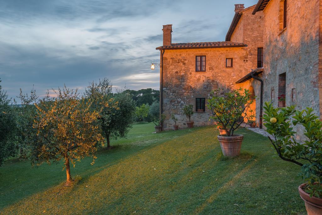 Agriturismo Cerreto ปีเอนซา ภายนอก รูปภาพ
