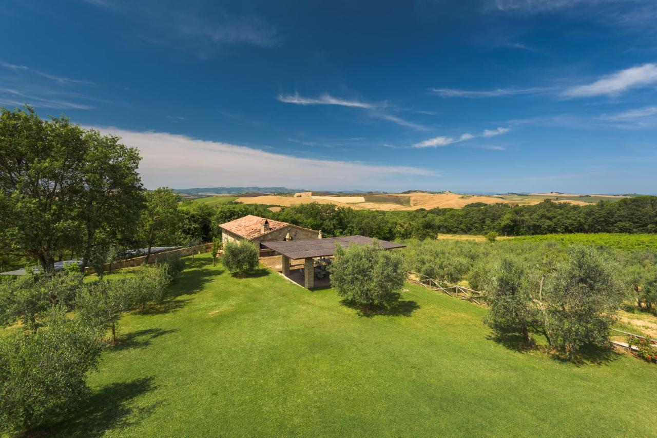 Agriturismo Cerreto ปีเอนซา ภายนอก รูปภาพ