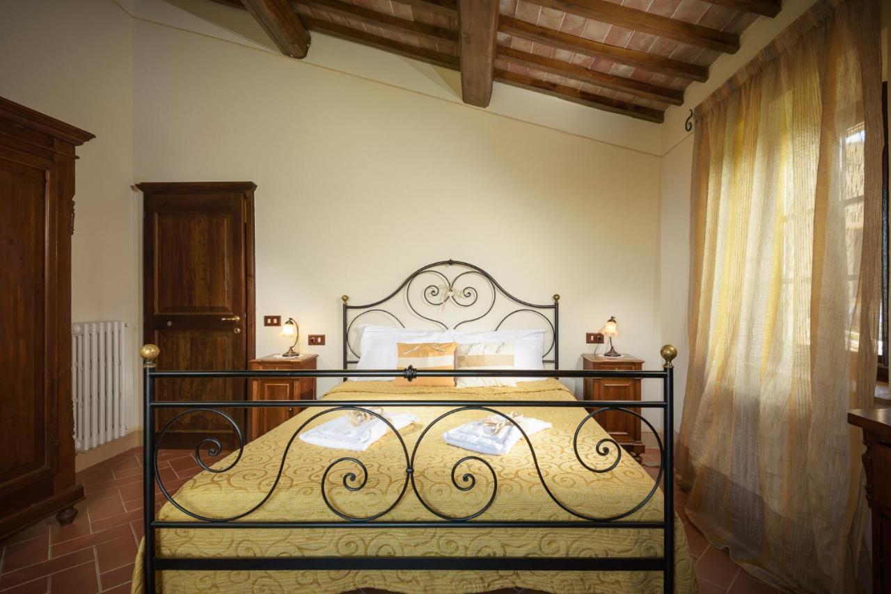 Agriturismo Cerreto ปีเอนซา ภายนอก รูปภาพ