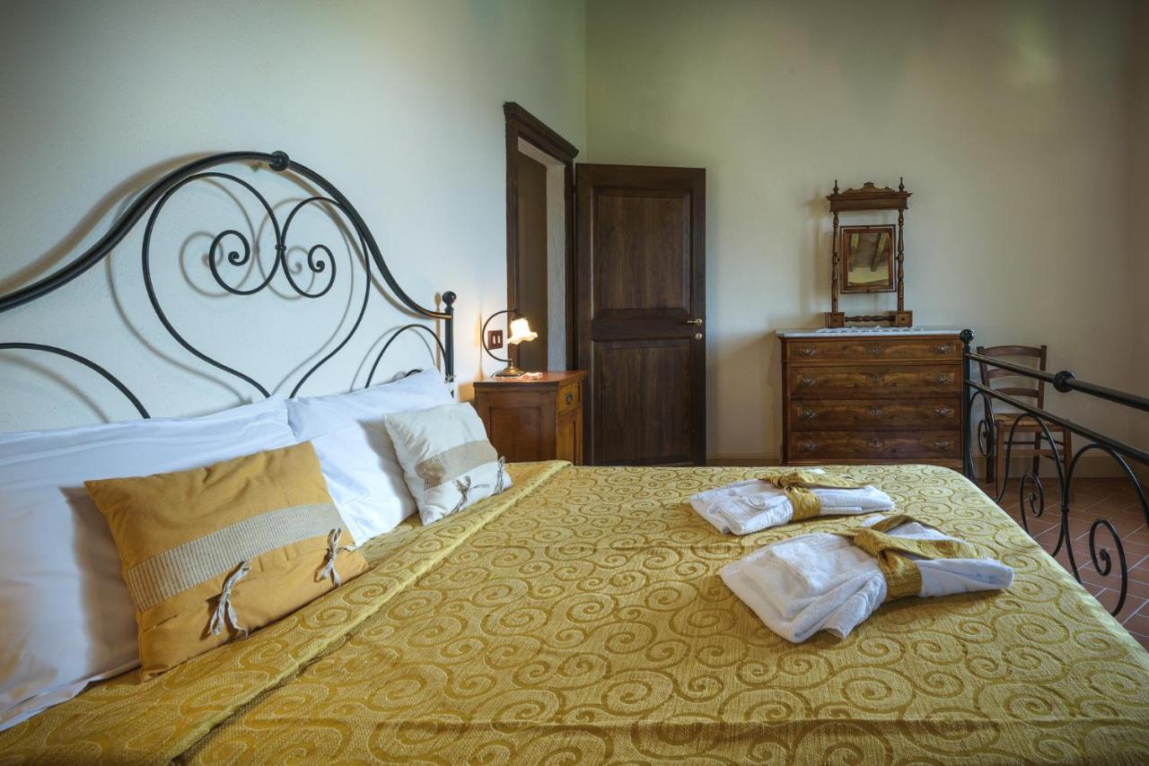 Agriturismo Cerreto ปีเอนซา ภายนอก รูปภาพ