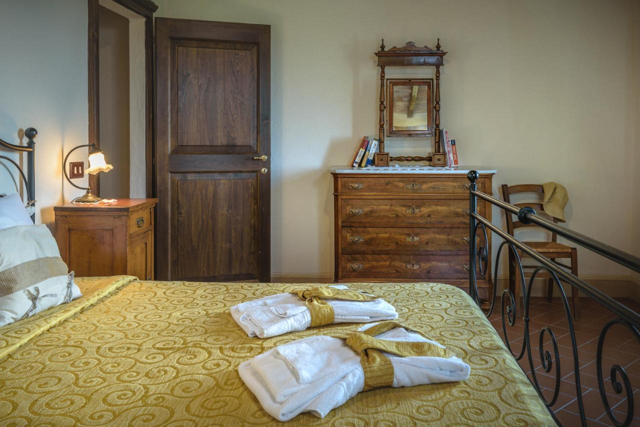 Agriturismo Cerreto ปีเอนซา ภายนอก รูปภาพ